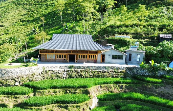 Bees Homestay Sapa & Trekking