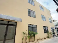 Louis Home Hotels near DHC Marina
