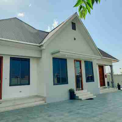 Staycation Villas Hotel Exterior