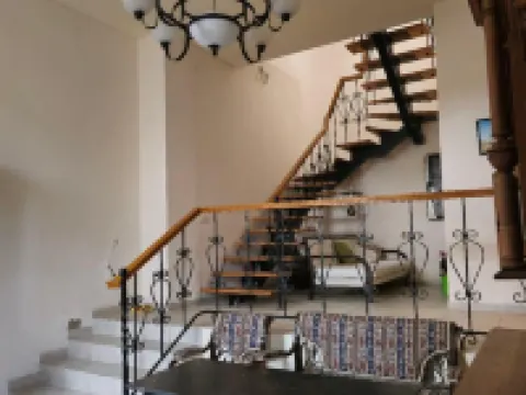 Cafe Terrace Hostel 鄰近火焰塔的酒店