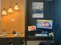 Cityscape Smart Studio w/ 200Mbps WiFi, Pool Access and PS4 near IT Park - 露台