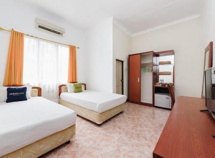 Urbanview Hotel Ratu Elok Syariah Banjarbaru by RedDoorz
