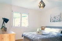 Swiss Alps Gruyère – 3BR, BBQ and parking โรงแรมใน