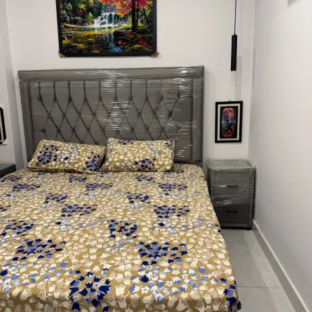 1BR Apartment in Lahore Bahria Town (Free Parking)
