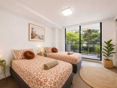 2BR Apt w Parking | Walk to ICC & Darling Harbour