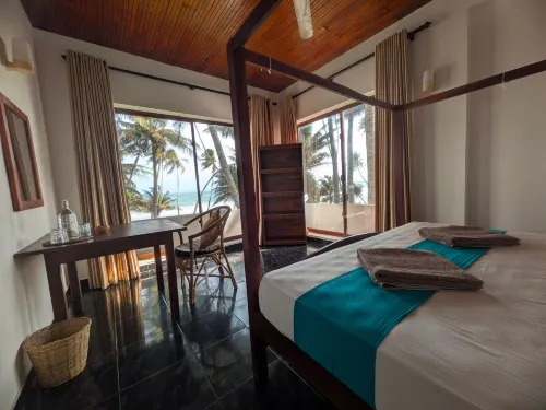 Dickwella Beach Hotel - parking