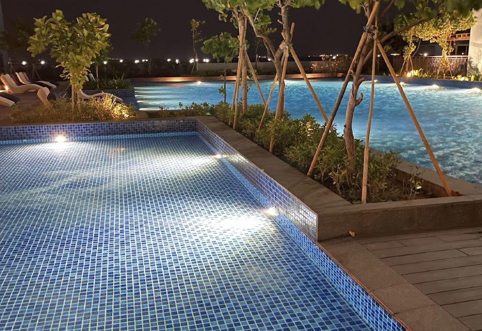 Luxury 1 Bedroom Manila BaySunset Airports Okada Solaire MOA with Parking