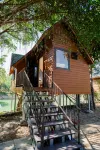 Bái Tử Long Mountain Resort Các khách sạn gần Hải đăng Phương Đông Vân Đồn