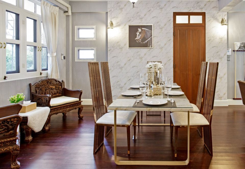 Hotel Pool Villa Sathorn Bangkok, Dining, Restaurant