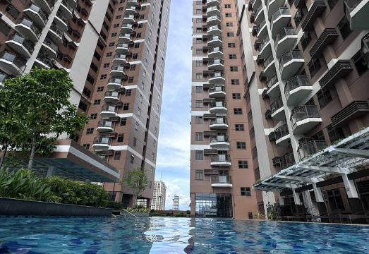 Staycation in Pasay+Balcony+View+Pool+PetFriendly 썸네일