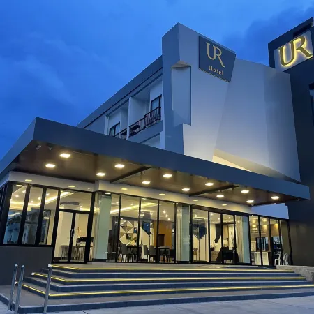 UR HOTEL Отели рядом с достопримечательностью «Храм Ват Лоунг»