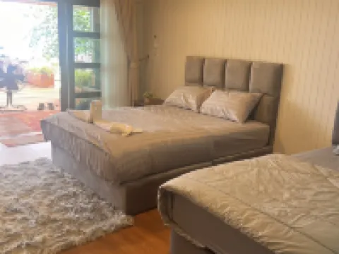 บ้าน สโลว์ไลฟ์โฮมสเตย์ หลังเขา เกาะลิบง โรงแรมในเกาะลิบง