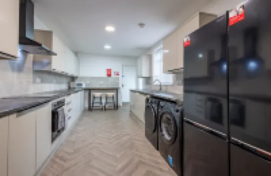 Contractor friendly 6 bed all en suite house