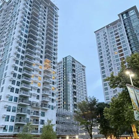 Davao Studio Unit at Abreeza Place Condo 3-4 pax