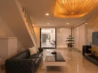Villa with private pool in Pattaya central Near walking street & Phratamnak