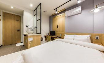 Raha Hotel