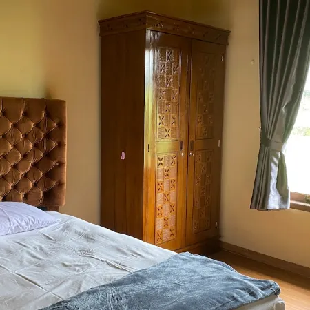 Villa Tangkuban Foothills Lembang - 5 Bedrooms - Private