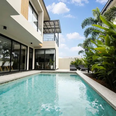 AURA STAY | Cozy Pool Villa Walk to Kad Farang