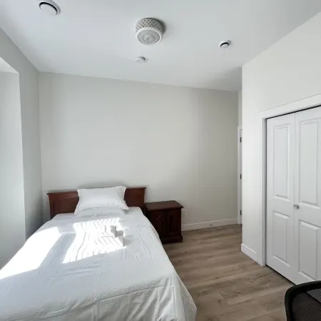 Surrey City Centre Ensuite near SkyTrain