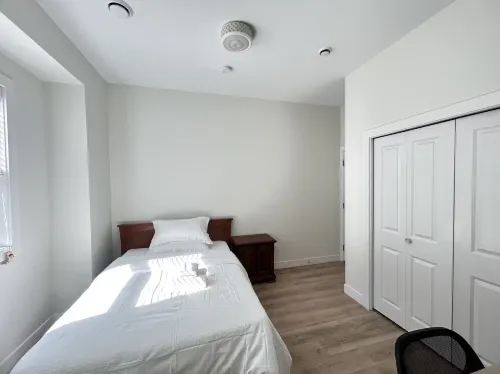 Surrey City Centre Ensuite near SkyTrain - 2つ星