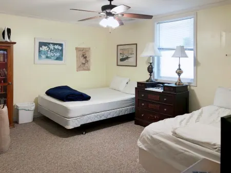 Stone Lake Cottage Middlebury in Boat Fish Getaway