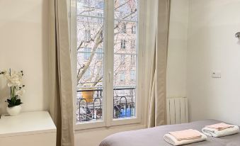 5 People Apt Centre Paris 3em in  Meslay Marais