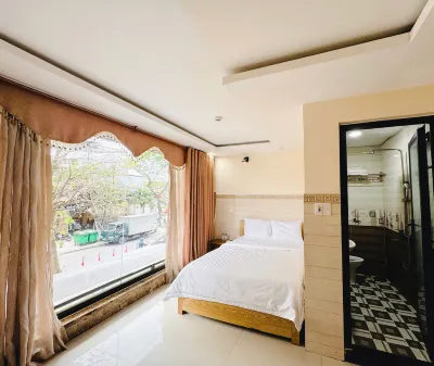 BEAR HOTEL & HOMESTAY