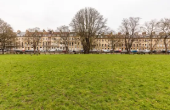 Elegant Georgian Flat in Historic Bath with Garden