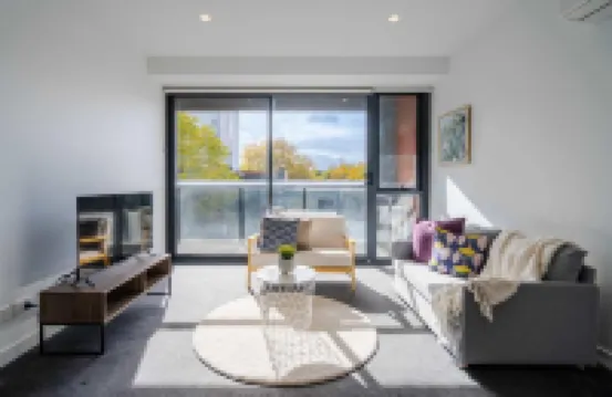 Cozy 1BR Apt Walk to Swinburne & Glenferrie Rd
