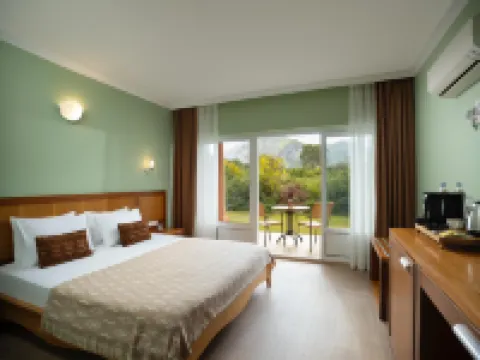 오딜 호텔 치랄리