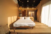 The Fam Cafe&Resort Chiangdao - Parkering