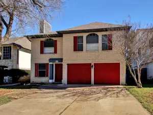 Modern Family Home, Close to Typhoon Texas and Tesla Gigafactory