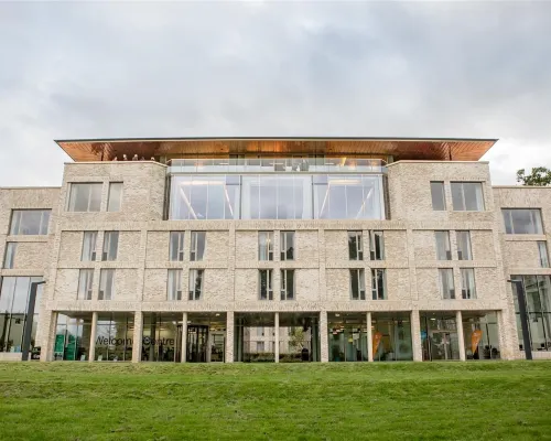 Elm Grove (University of Roehampton), London Hotels near Mortlake