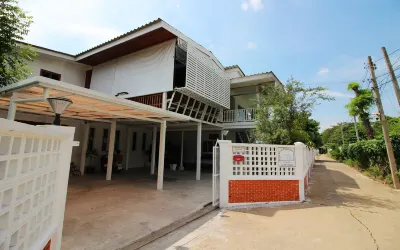 Ayutthaya Serene Homestay 帕瑪哈泰寺附近的飯店