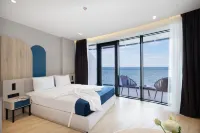 Marina Club