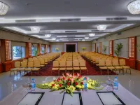 Hotel Clarks Varanasi Ltd マルビヤブリッジ周辺のホテル