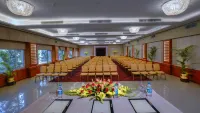 Hotel Clarks Varanasi Ltd