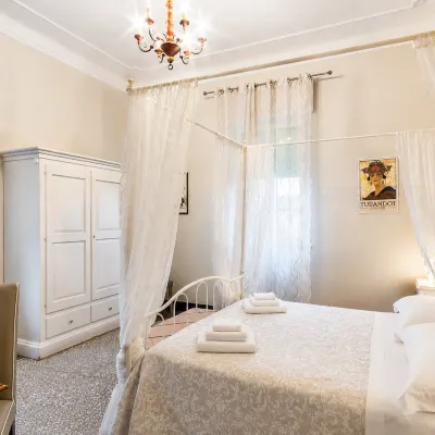 Villa Catelli B&B Hotels near Guinigi Tower