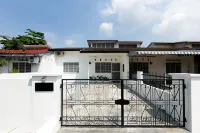 Town Center | 2 parking by VCR - Pet friendly