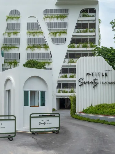 รูปภาพของThe Title Serenity Green