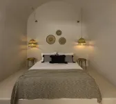Elements Cave Suites