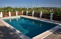 Olive - Pool, Jacuzzi - Tvrdic Honey Farm Hotels in Grohote
