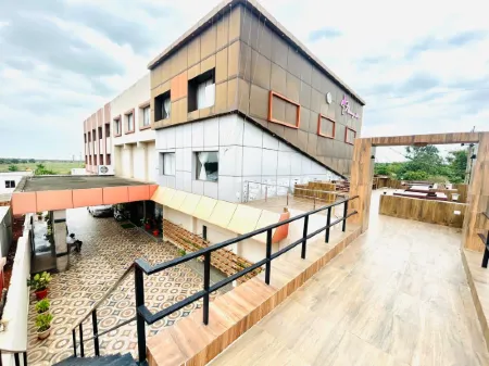 Monarch Express, Sri City