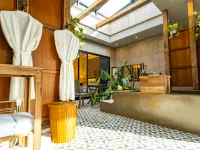 Dodu trophycal Pool Villa near by Airport
