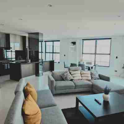 Exclusive Penthouse 3BR-DarlingHarbour/ICC-10mins Rooms