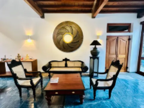 Colonial Retreat Villa Hotels in Ruhunupura