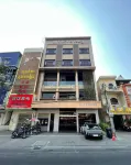 CLOVER HOTEL MONIVONG - BY EMMA