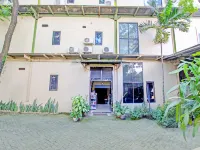 Hotel O Airport Guesthouse Hotels near Jenderal Ahmad Yani International Airport