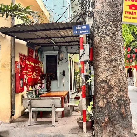 Era Ta Quang Buu Apartment Отели рядом с достопримечательностью «Перекресток Со»