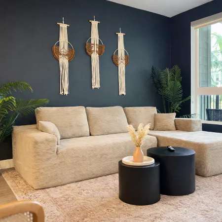 Artistic Getaway 10 Min to Disneyland w/Pool&GYM